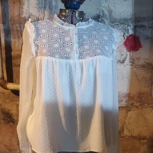 Elegant White Lace Women's Top